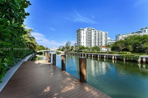 2801 Flamingo Drive Miami Beach FL 33140