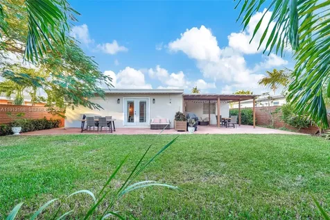 1012 NE 2nd Street Hallandale Beach FL 33009