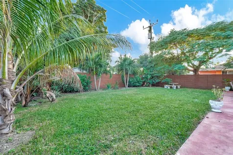 1012 NE 2nd Street Hallandale Beach FL 33009
