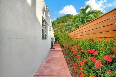 1012 NE 2nd Street Hallandale Beach FL 33009