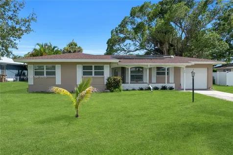 246 SE 44th Street Cape Coral FL 33904