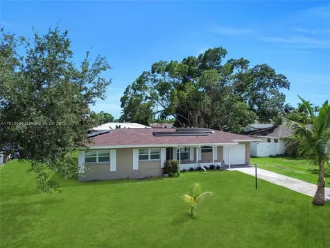 246 SE 44th Street Cape Coral FL 33904
