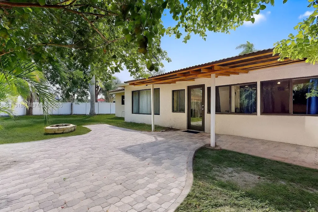 1630 SW 23rd Avenue Fort Lauderdale FL 33312