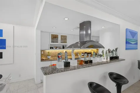 181 Crandon Boulevard Key Biscayne FL 33149
