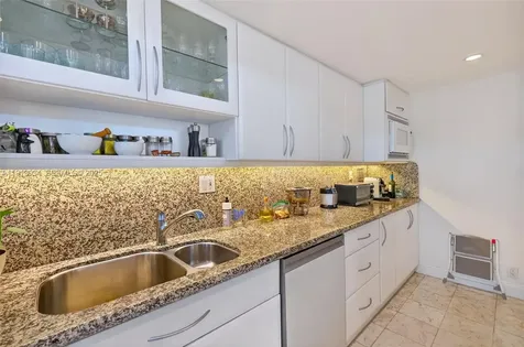 181 Crandon Boulevard Key Biscayne FL 33149