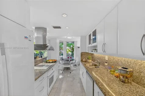 181 Crandon Boulevard Key Biscayne FL 33149