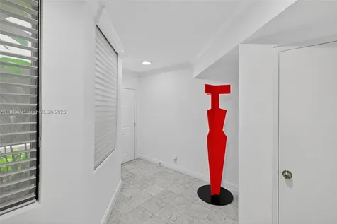 181 Crandon Boulevard Key Biscayne FL 33149