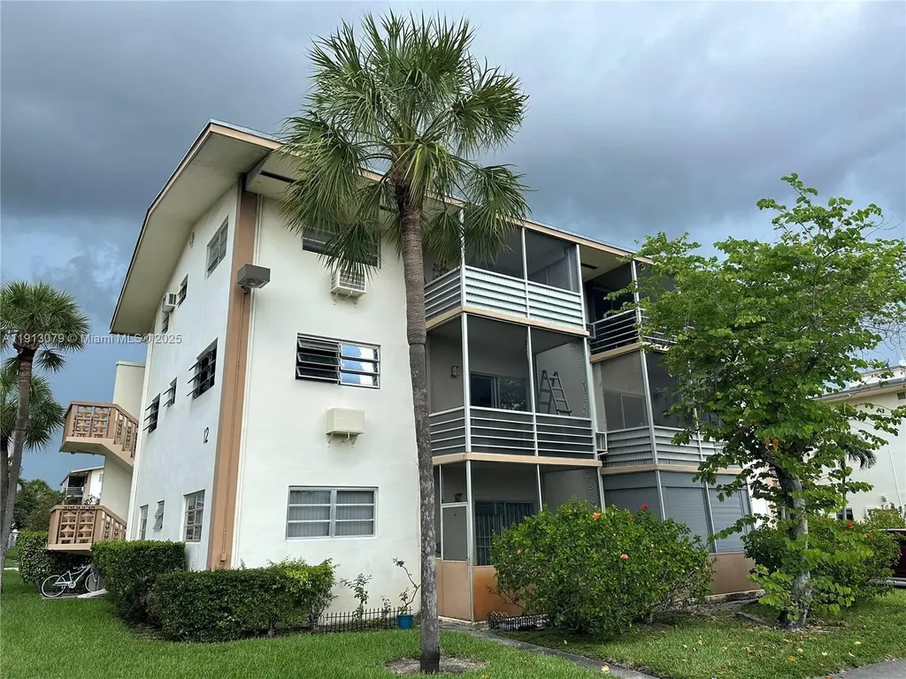 16790 NE 14th Avenue Miami FL 33162