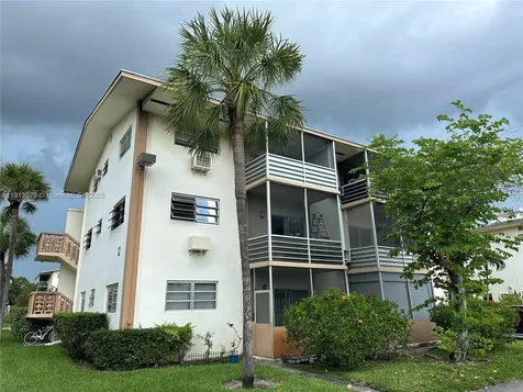 16790 NE 14th Avenue Miami FL 33162