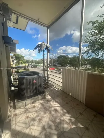 16790 NE 14th Avenue Miami FL 33162
