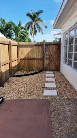 Hollywood FL 33021