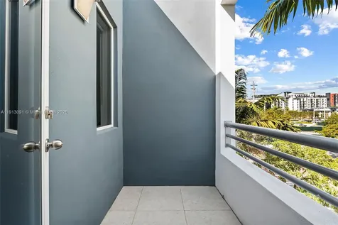 704 NE 5th Street Fort Lauderdale FL 33301