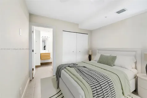 704 NE 5th Street Fort Lauderdale FL 33301