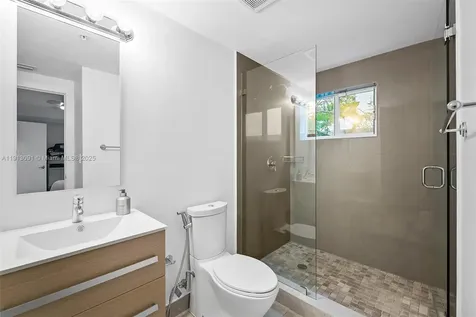 704 NE 5th Street Fort Lauderdale FL 33301