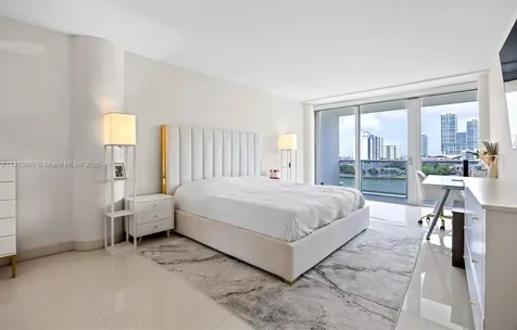 900 Bay Drive Miami Beach FL 33141