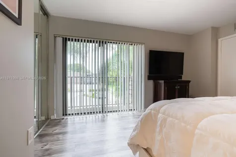 7124 71st Way West Palm Beach FL 33407