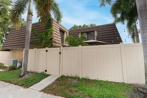 7124 71st Way West Palm Beach FL 33407