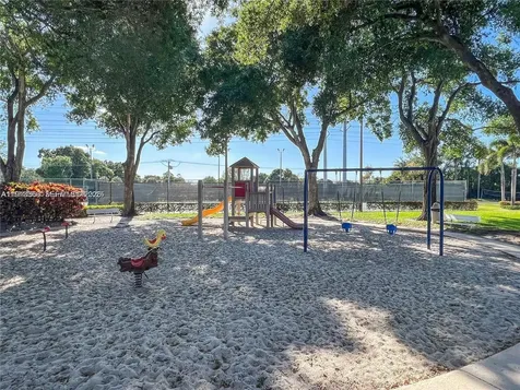 7124 71st Way West Palm Beach FL 33407