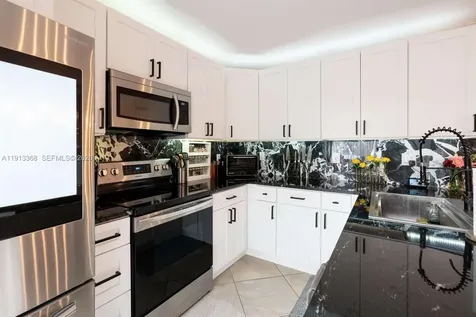 7124 71st Way West Palm Beach FL 33407