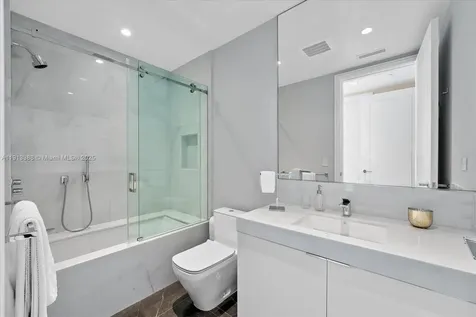17975 Collins Avenue Sunny Isles Beach FL 33160