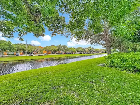 10524 NW 10th Street Plantation FL 33322