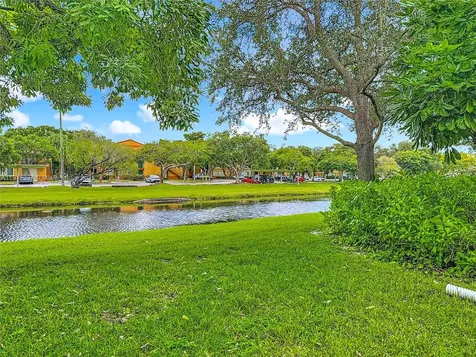10524 NW 10th Street Plantation FL 33322