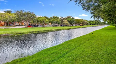 10524 NW 10th Street Plantation FL 33322