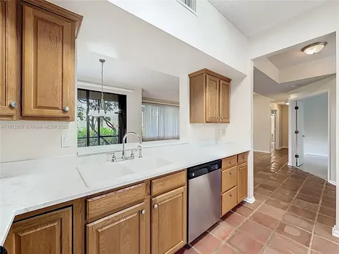 10524 NW 10th Street Plantation FL 33322