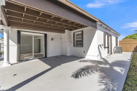 342 W 37th Street Hialeah FL 33012