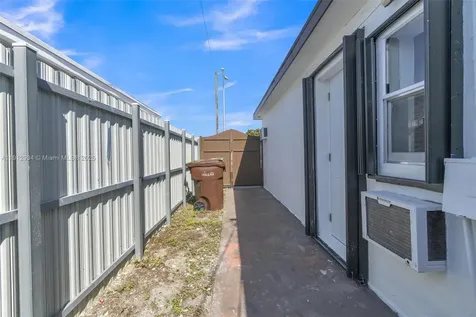 342 W 37th Street Hialeah FL 33012