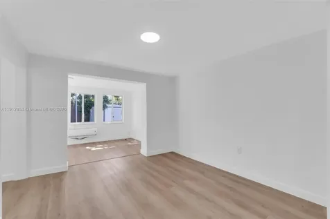 342 W 37th Street Hialeah FL 33012