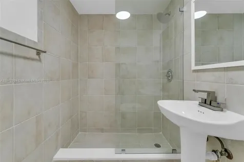 342 W 37th Street Hialeah FL 33012