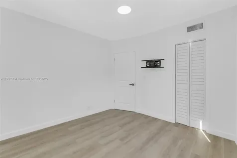 342 W 37th Street Hialeah FL 33012