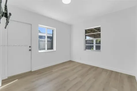 342 W 37th Street Hialeah FL 33012