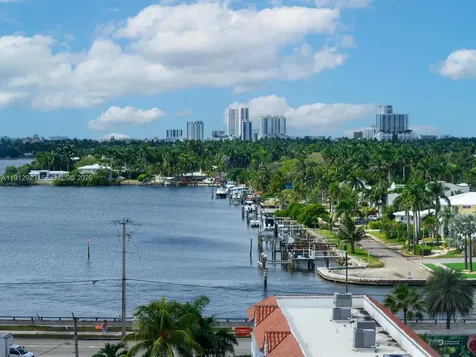 320 S Surf Road Hollywood FL 33019