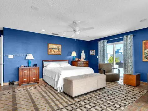 320 S Surf Road Hollywood FL 33019