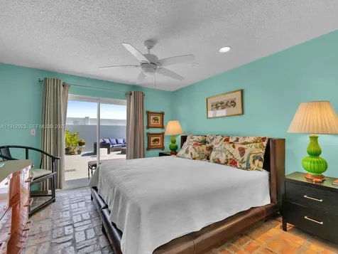 320 S Surf Road Hollywood FL 33019