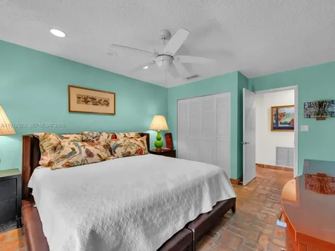 320 S Surf Road Hollywood FL 33019