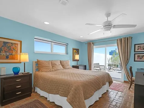 320 S Surf Road Hollywood FL 33019