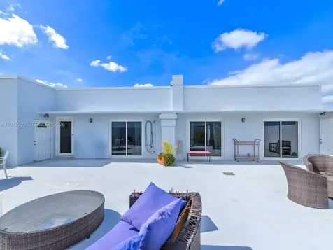 320 S Surf Road Hollywood FL 33019