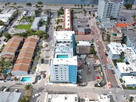 320 S Surf Road Hollywood FL 33019