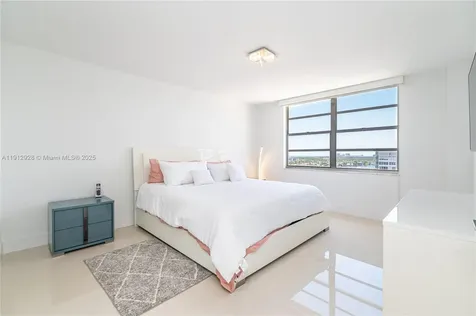 2780 NE 183rd Street Aventura FL 33160