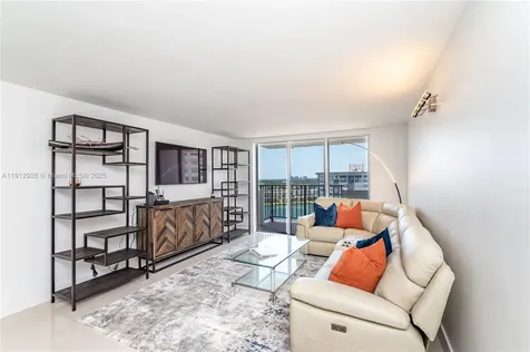 2780 NE 183rd Street Aventura FL 33160