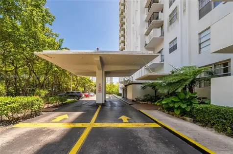 2780 NE 183rd Street Aventura FL 33160