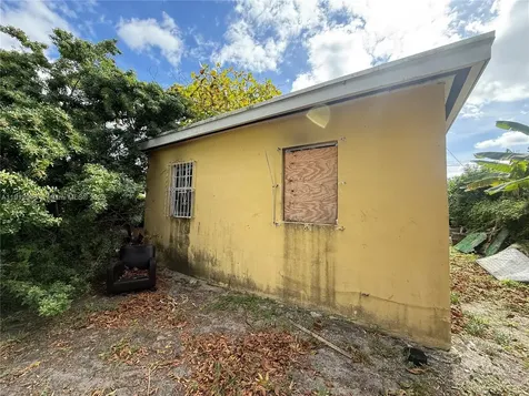 1865 NW 70th Street Miami FL 33147