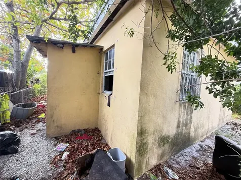 1865 NW 70th Street Miami FL 33147