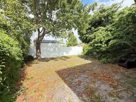 1865 NW 70th Street Miami FL 33147