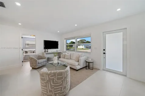 5440 Tyler Street Hollywood FL 33021