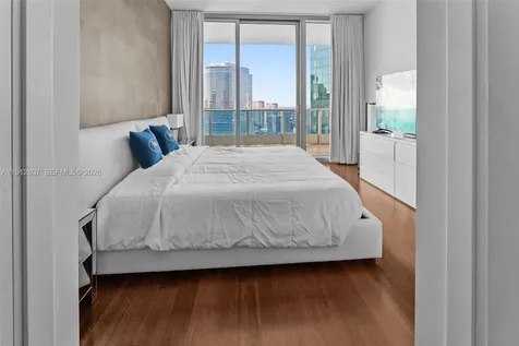 200 Biscayne Boulevard Way Miami FL 33131