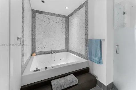 200 Biscayne Boulevard Way Miami FL 33131